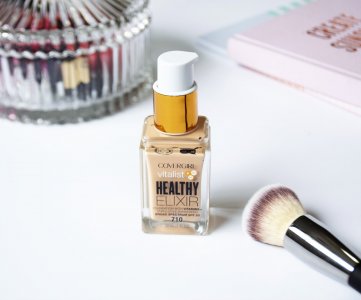 Base de Maquillaje Líquido - Cover Girl Vitalist Healthy Elixir 710