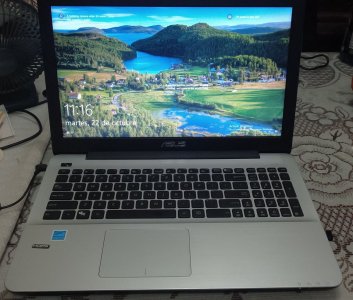Asus Laptop Notebook PC - Procesador i3 Disco de 750GB Pantalla de 15.6