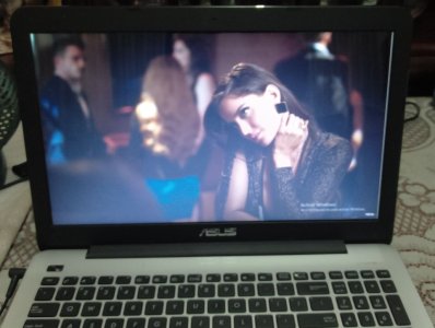 Asus Laptop Notebook PC - Procesador i3 Disco de 750GB Pantalla de 15.6